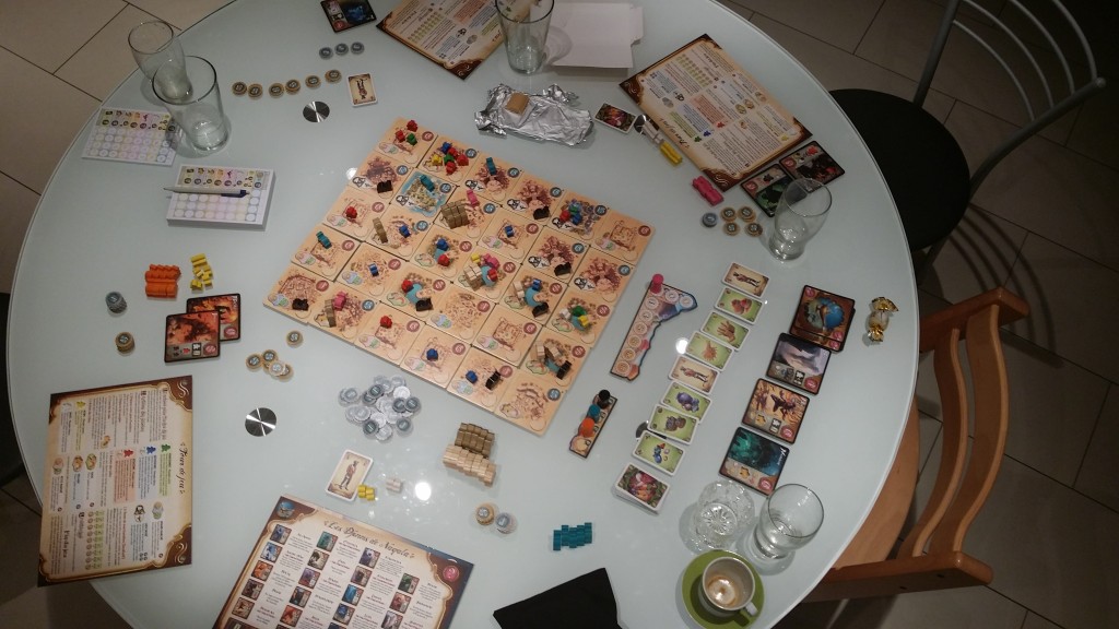 Vue d'ensemble d'une partie du jeu Five Tribes